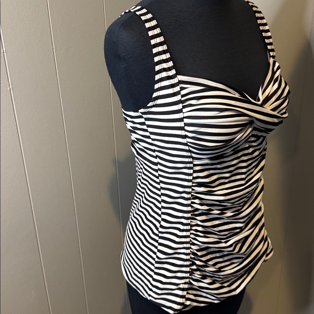 B14 Merona stripe twisted bodice ruched long tankini swimsuit top. Large - Picture 4 of 7